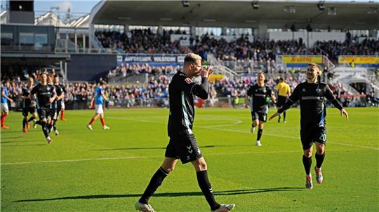 Marvin Ducksch jubelt nach seinem Tor zum 1:0.
