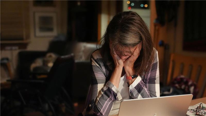 Mary E. Brunkow wird emotional, als sie erfährt, dass sie den Nobelpreis für Medizin erhalten wird.