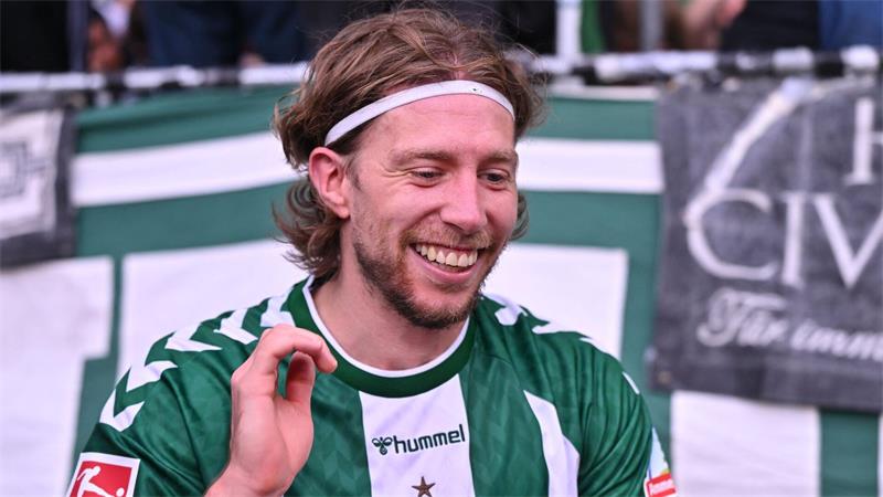 „Wie ein Traum“: Weisers Siegtor nach 14 Monaten Pause Matchwinner Mitchell Weiser von Werder Bremen nach dem 3:2-Sieg gegen den FC Augsburg.
