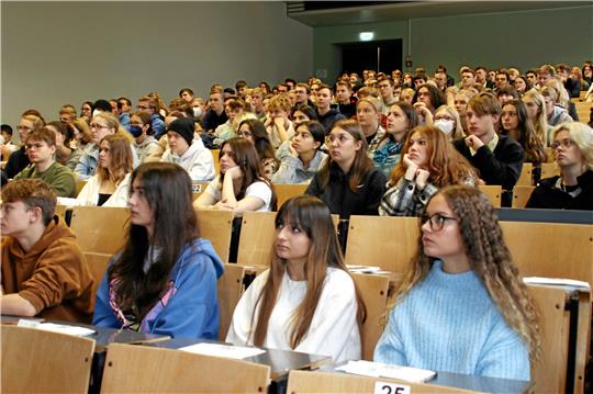 Mathe gehört nicht unbedingt zu den typischen Lieblingsfächern von Schülern – in ihrem Seminar will die TU Clausthal die schönen Seiten davon aufzeigen.  Foto: Knoke