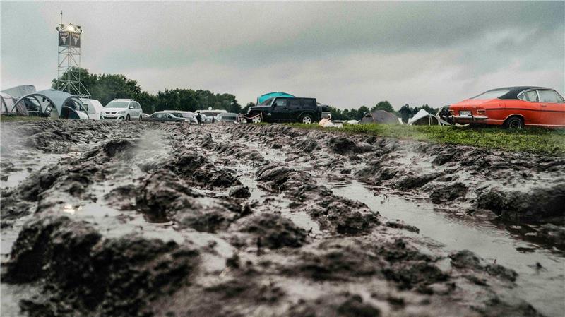 Matsch, wohin das Auge blickt ... Abreisetag  beim Wacken Open Air (WOA)