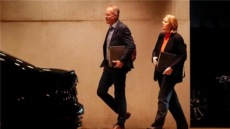 Koalition: Ergebnisse von Spitzentreffen am Morgen Matthias Miersch und Bärbel Bas von der SPD auf dem Weg ins Kanzleramt.