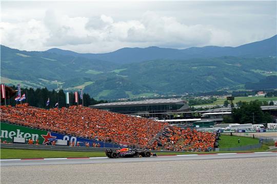 Max Verstappen auf dem Weg zu seinem Sieg in Spielberg.