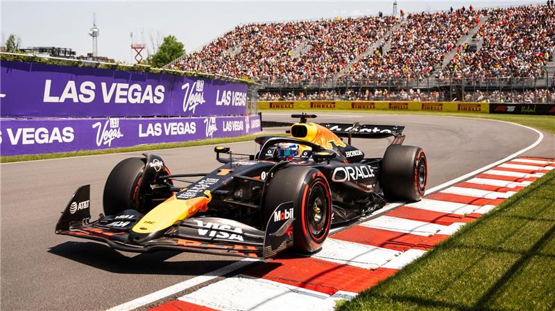Max Verstappen auf der Strecke.