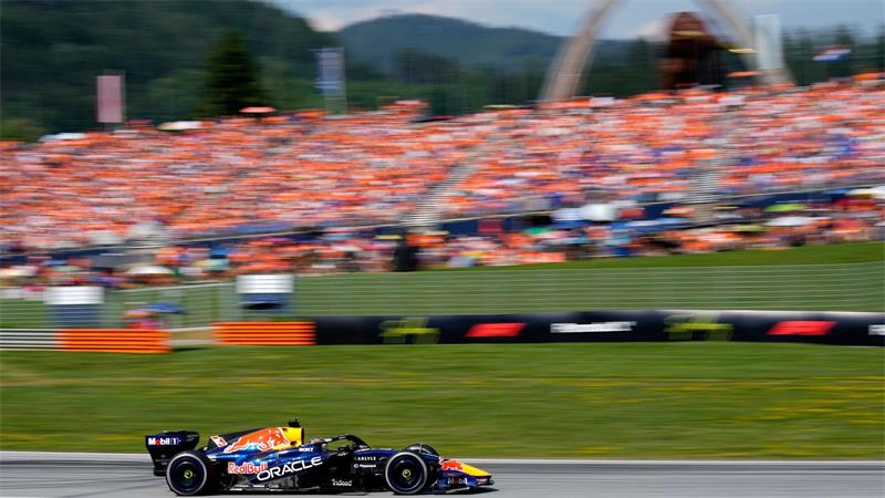 „Großer Fortschritt“: Verstappen wittert seine Chance Max Verstappen war vor vielen niederländischen Fans zufrieden mit Platz zwei.