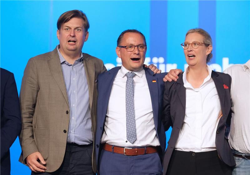 AfD-Programm: Einigkeit zwischen Europas Rechtsparteien? Maximilian Krah, Tino Chrupalla und Alice Weidel von der AfD.