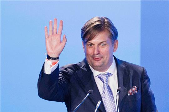 Maximilian Krah bei seiner Vorstellungsrede als AfD-Spitzenkandidat für die Europawahl der AfD Europawahlversammlung in der Messe Magdeburg.