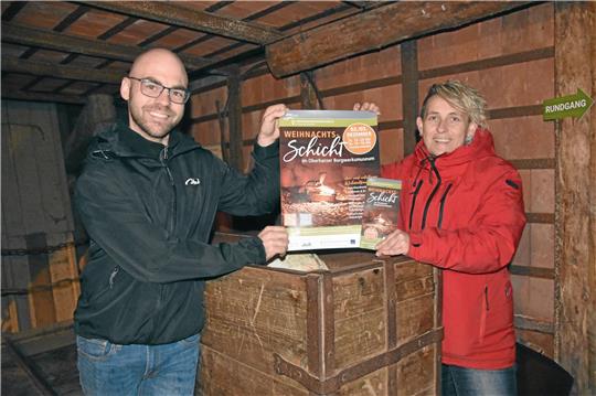 Maximilian Wagener und Silvia Hoheisel werben für die „Weihnachtsschicht“. Foto: Berg