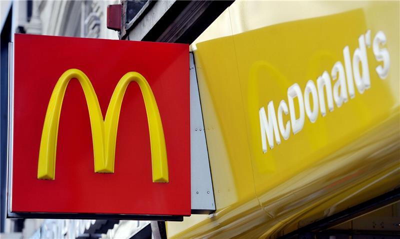 Propalästinensischer Protest: Mäuse in McDonald's geworfen McDonald's hat Vorfälle in Großbritannien verurteilt, bei denen lebende Mäuse in Restaurants geworfen wurden.