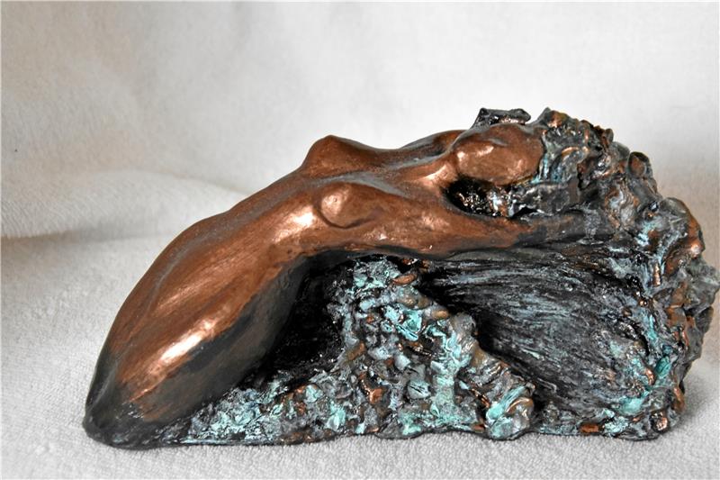 Goslarer Künstlerin Tanja Ulrich stellt Gemälde in Peking aus Meeresmagie: Skulptur aus Ton mit Metallfarben von Tanja Ulrich. Foto: Petra Hartmann