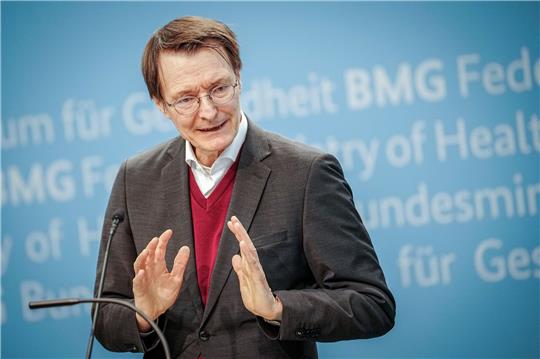 Mehr Transparenz: Karl Lauterbach hat veranlasst, dass die RKI-Protokolle weitestgehend entschwärzt werden.