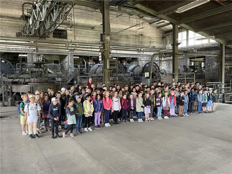 Mehr als 150 Kinder haben das Steigerlied gesungen. Foto: Sowa