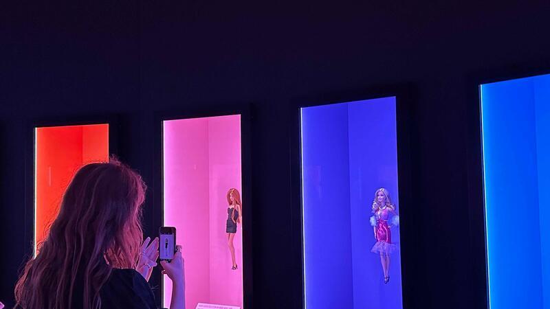Mehr als 180 Barbies sind ausgestellt.