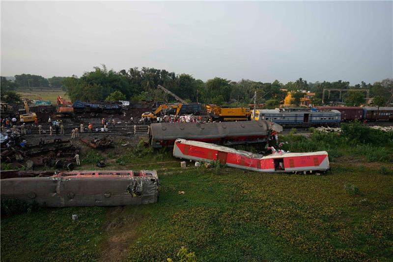 Mehr als 300 Menschen sind bei dem schweren Zugunglück ums Leben gekommen.