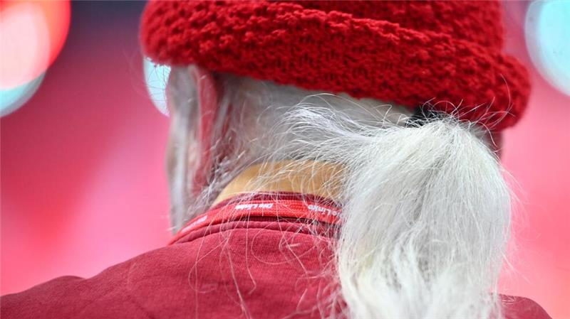 Linke als „coole Straßenkicker“ im Wahlkampf Mehr als 450 Delegierte kamen zum Linken-Parteitag nach Berlin.