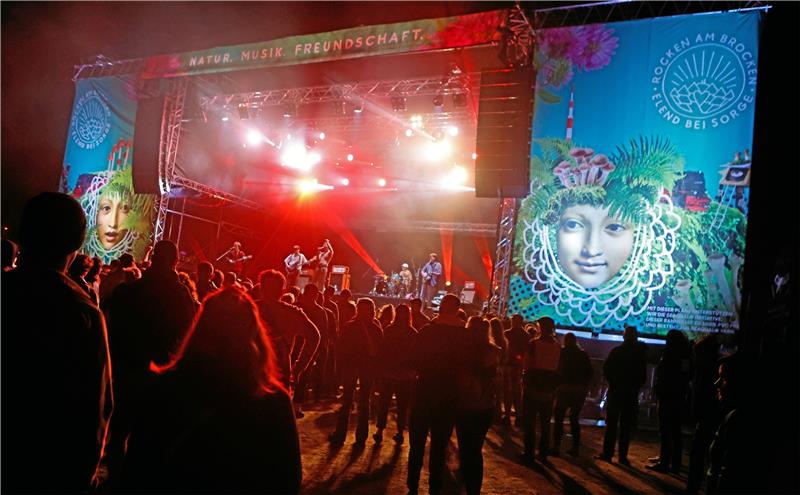 4000 Besucher beim „Rocken am Brocken“-Festival Mehr als 50 Bands und Solo-Künstlerinnen und -künstler stehen in Elend auf einer der vier Bühnen.