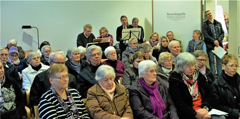 Mehr als 70 Besucher kommen zum Auftakt der Aktion Wunde(r)-Punkte.  Fotos: Dürich