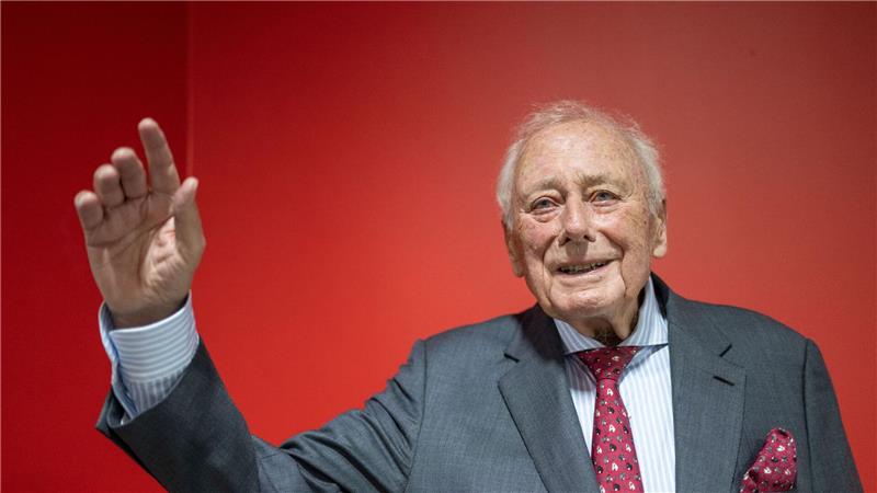 Mehr als 75 Arbeitsjahre hat Schrauben-Unternehmer Reinhold Würth auf dem Buckel. Nun wird er 90. (Archivbild)