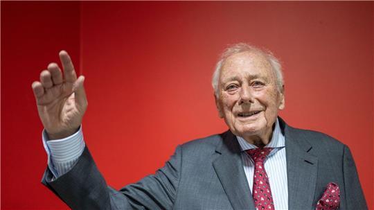 Mehr als 75 Arbeitsjahre hat Schrauben-Unternehmer Reinhold Würth auf dem Buckel. Nun wird er 90. (Archivbild)