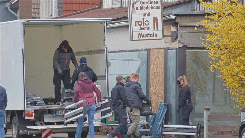 Mehrere Beamten sind seit 6 Uhr morgens am Einsatzort.