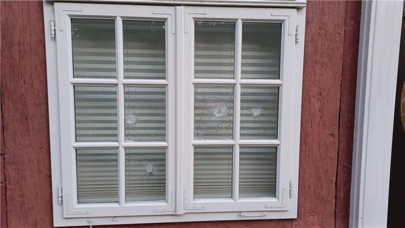 Angriff auf Stiftung niedersächsischer Gedenkstätten Mehrere Fensterscheiben der Stiftung in Celle sind zerstört worden.