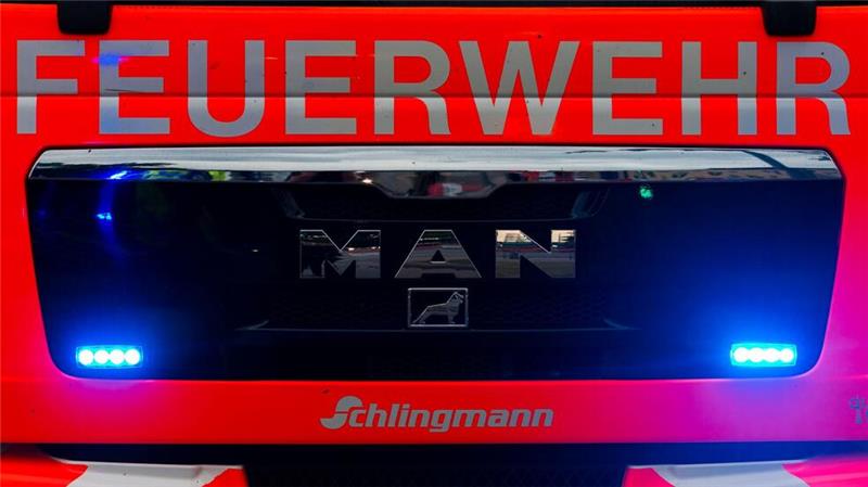 Mehrere Freiwillige Feuerwehren waren im Einsatz und löschten den Brand. (Symbolbild)