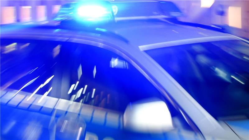 Mehrere Tatverdächtige haben sich nach einem Angriff auf einen 26-Jährigen in Berlin der Polizei gestellt. (Symbolbild) 