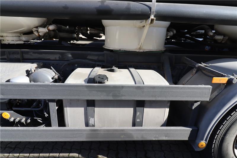 Mehrere hundert Liter Diesel Fassungsvermögen bietet der Lkw, der nachts in Langelsheim ausgeplündert wurde. Foto: Jambrek