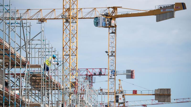 Wegfall von Vorschriften soll Bauen günstiger machen Mehrfamilienhäuser werden im Neubaugebiet Kronsrode gebaut.