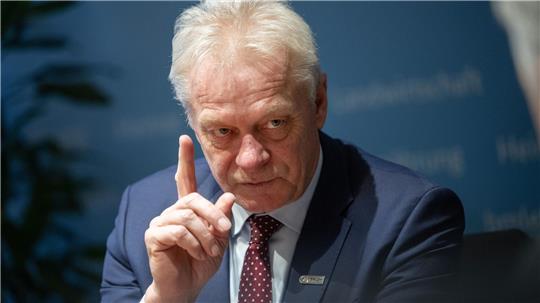 „Meine Verantwortung ist, dass im Krisenfall niemand hungern muss“, sagt Ernährungsminister Rainer. 