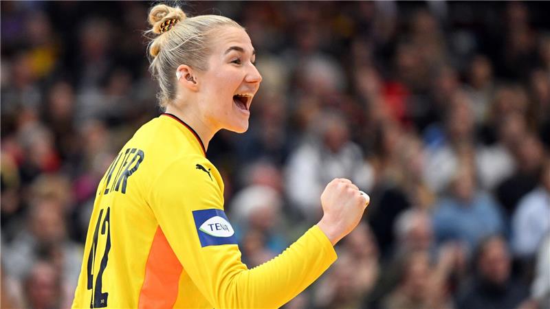 Medaillen-Traum wird realer: „Wenn nicht jetzt, wann dann?“ Meist mit einem lachen auf dem Parkett: DHB-Torfrau Katharina Filter.