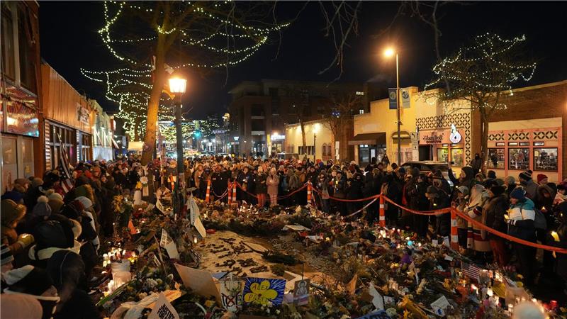 Menschen gedenken Alex Pretti am Tatort in Minneapolis 