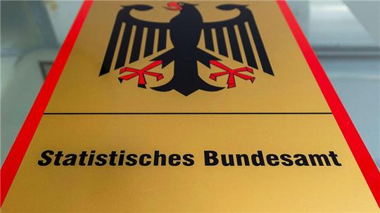 Menschen mit Einwanderungsgeschichte sind laut Zahlen des Statistischen Bundesamtes im öffentlichen Dienst in Deutschland unterrepräsentiert. (Archivbild)