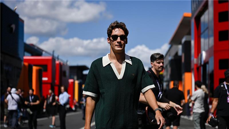 Anschluss verloren: Vertrauenskrise bremst Mercedes-Team Mercedes-Chefpilot George Russell musste sich um seine Zukunft sorgen.