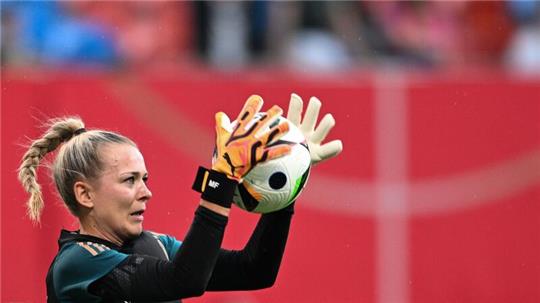 Merle Frohms hält künftig keine Bälle für das DFB-Team mehr.