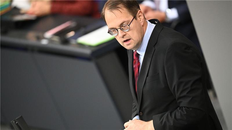 Grüne und Linke: Merz „Stadtbild“-Spruch fatal Merz - so Linken-Fraktionschef Sören Pellmann im Bundestag - setze einen Stachel in die Demokratie.