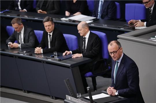 Merz (v.r.n.l.), Scholz, Habeck und Lindner verlieren laut einer Untersuchung Vertrauen in der gesellschaftlichen Mitte.