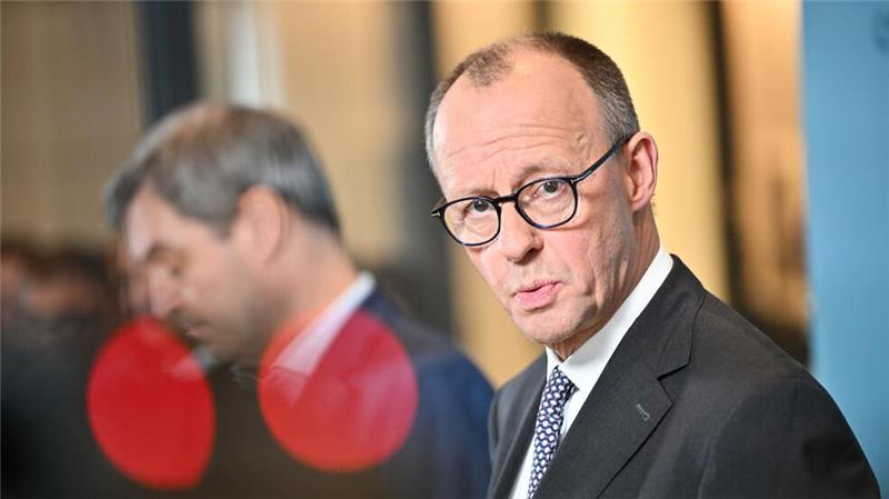 Geld für Verteidigung: Soll der alte Bundestag entscheiden? Merz will die Schuldenbremse derzeit nicht reformieren.