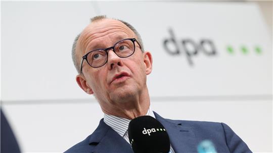 Merz will persönlich mit Trump über die Zölle sprechen. 