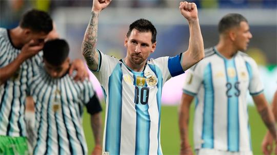 Messi jubelte - aber erst nach einem harten Stück Arbeit und einer Verlängerung gegen Kap Verde.
