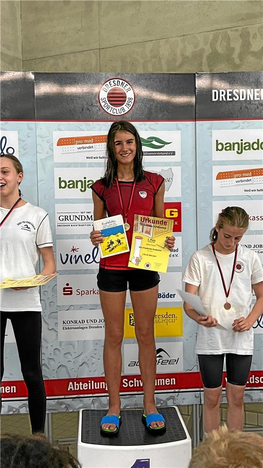 Mia Kreibohm vom MTV Goslar schwimmt in Dresden über die 100 Meter Freistil auf den ersten Platz und unterbietet die geforderte Norm für die Saison 2022/23. Foto: Privat