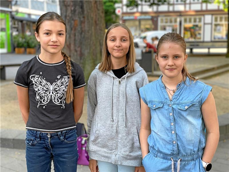 Goslars herziger Start in die Jutta-Schober-Abschiedswoche Mia Sophie Bothe, Emmy Kampa und Lilly-Ann Reiche, 5a. Foto: Privat