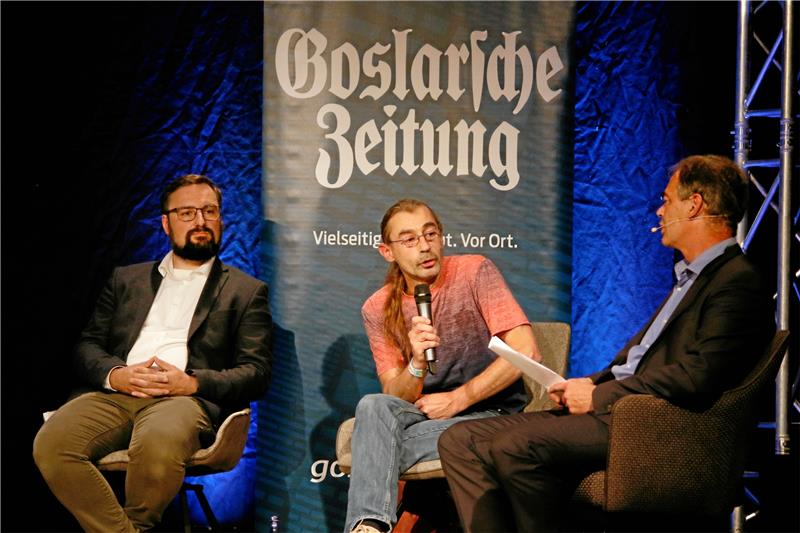 Michael Lieblang (Mitte) in einer Podiumsdiskussion zur Oberbürgermeister-Kandidatur mit dem GZ-Chefredakteur Jörg Kleine (rechts) und Mitbewerber Stephan Kahl (FDP). Archivfoto: Epping
