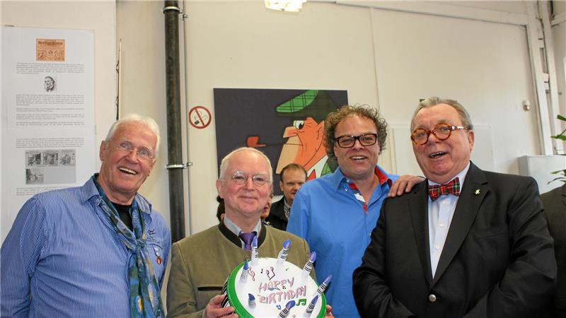 Was Comic-Detektiv Nick Knatterton mit Bad Harzburg zu tun hat Michael Rother, Eckart Sackmann, Gregor Achenbach und Klaus Beddies (v.li.) präsentieren 2013 den Bad Harzburgern mit der Ausstellung ein ganz besonderes Präsent zum 100. GebuMichael Rother, Eckart Sackmann, Gregor Achenbach und Klaus Beddies (v.li.) präsentieren 2013 den Bad Harzburgern mit der Ausstellung ein ganz besonderes Präsent zum 100. Geburtstag Manfred Schmidts.