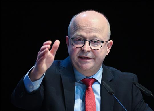Michael Theurer ist Beauftragter der Bundesregierung für den Schienenverkehr.