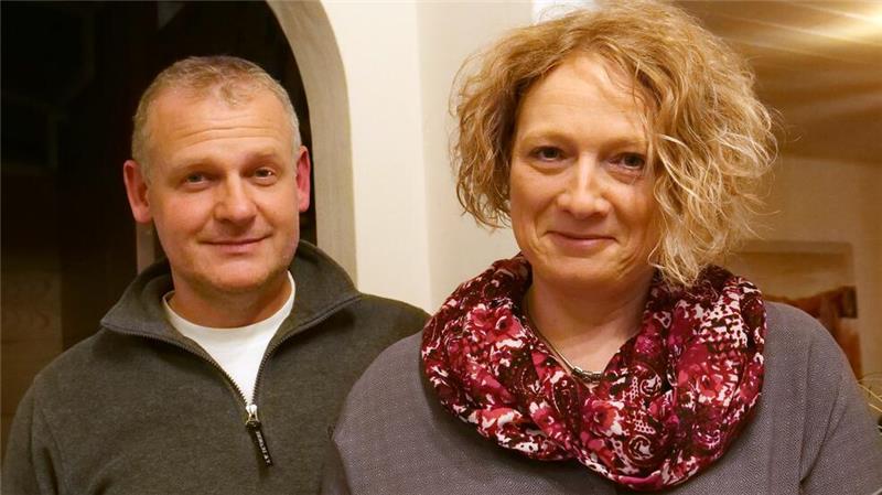 Im Weihnachtszimmer in Bad Harzburg ist der Baum schon geschmückt Michael und Yvonne Kaps haben die Organisation des Weihnachtszimmers voriges Jahr übernommen und freuen sich 2024 über viele neue Helfer im Team.