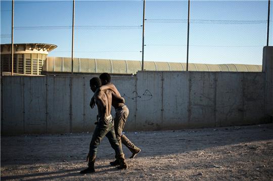 Migranten in der spanischen Exklave Melilla in Nordafrika.
