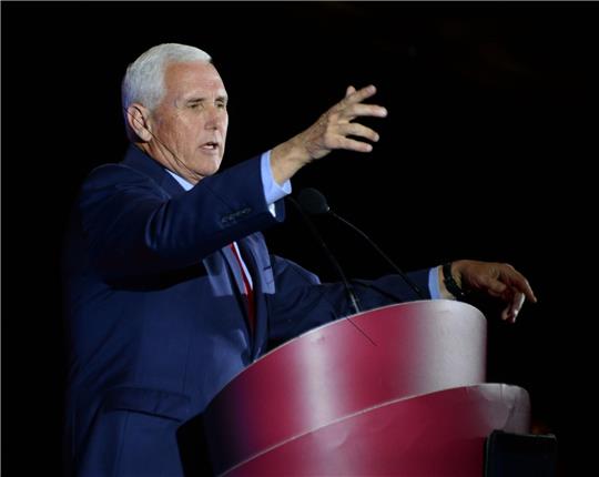 Mike Pence, ehemaliger Vizepräsident der USA, während einer Rede im Bundesstaat Alabama.