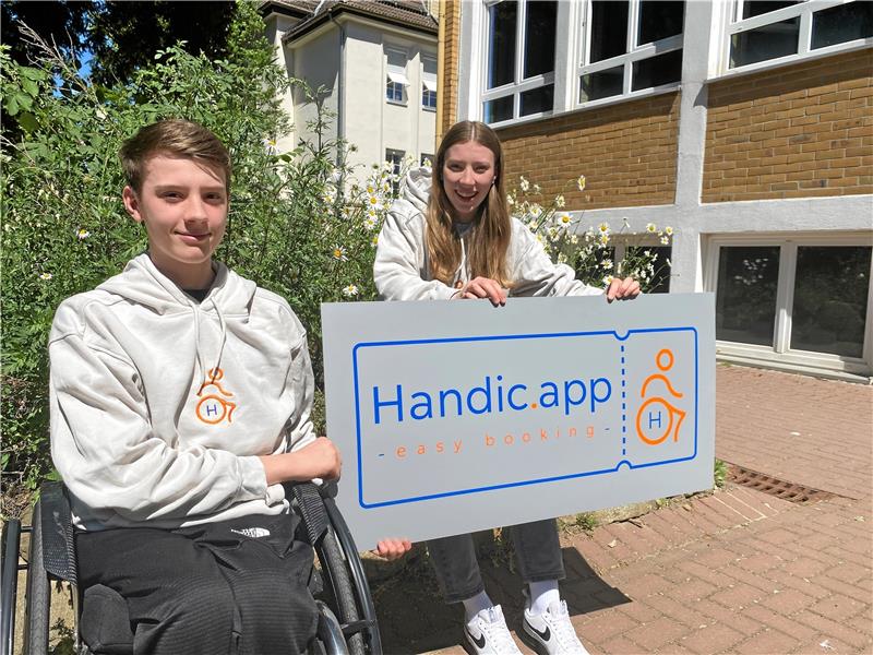 Harzburger entwickeln App für Menschen mit Handicap Mila (16) und Max Dorka (14) haben eine Ticket-App für Menschen mit Behinderung entwickelt, mit der die beiden WvS-Gymasiasten jetzt beim Landeswettbewerb „Digitalstarter“ vertreten sind und auf ein erfolgreiches Voting hoffen. Foto: Nachtweyh
