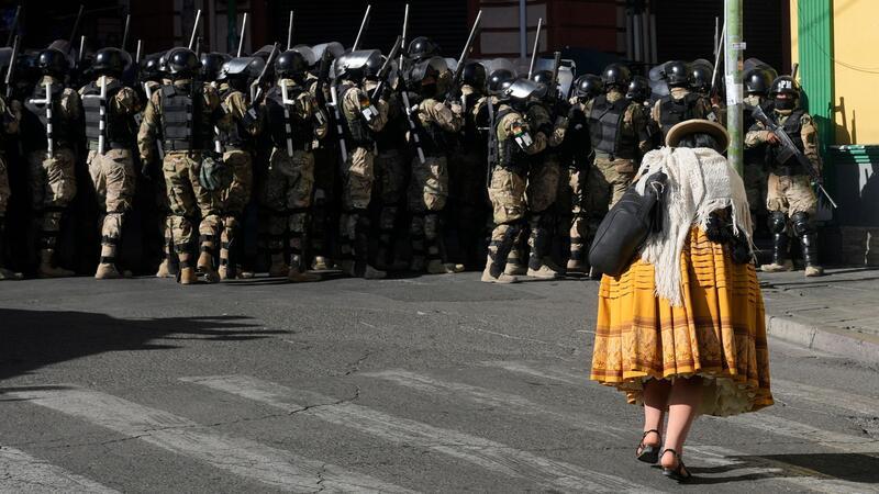 Militärpolizisten auf der Plaza Murillo in La Paz.